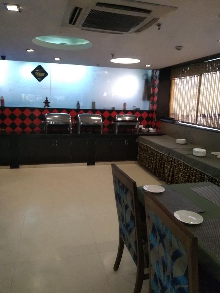 Hotel Rajshree & Spa Chandīgarh Esterno foto