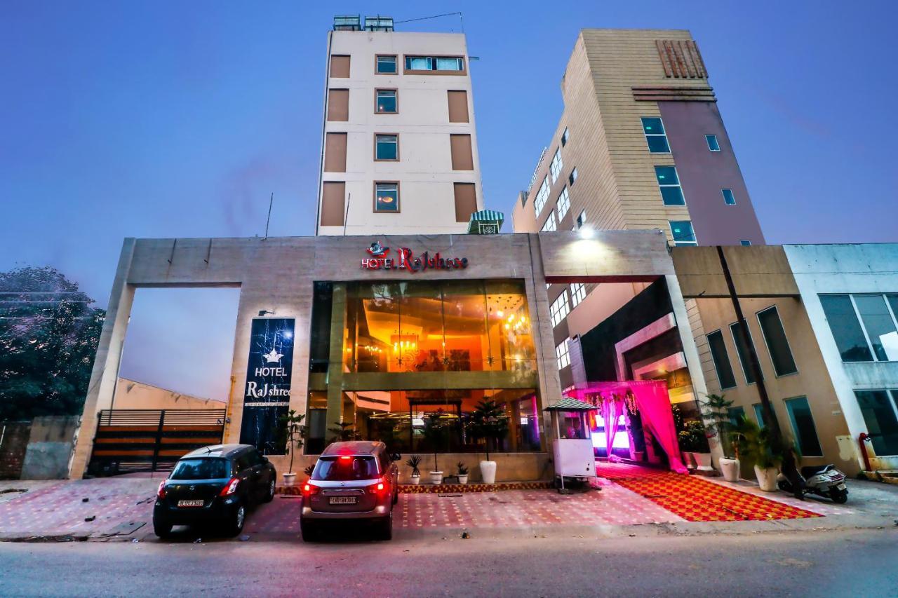 Hotel Rajshree & Spa Chandīgarh Esterno foto