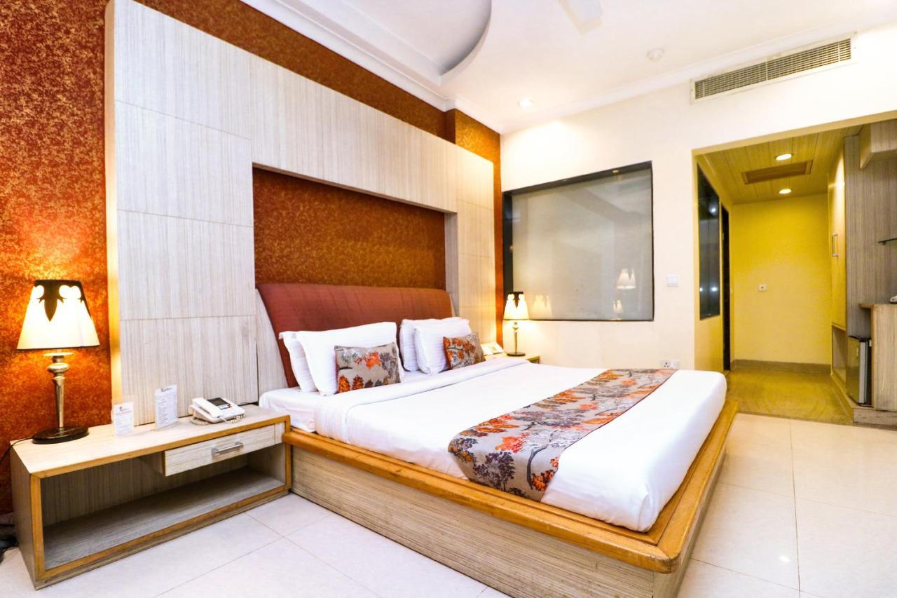 Hotel Rajshree & Spa Chandīgarh Esterno foto