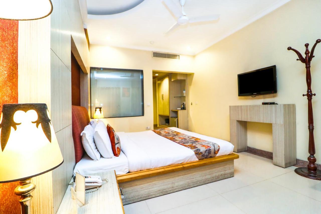 Hotel Rajshree & Spa Chandīgarh Esterno foto