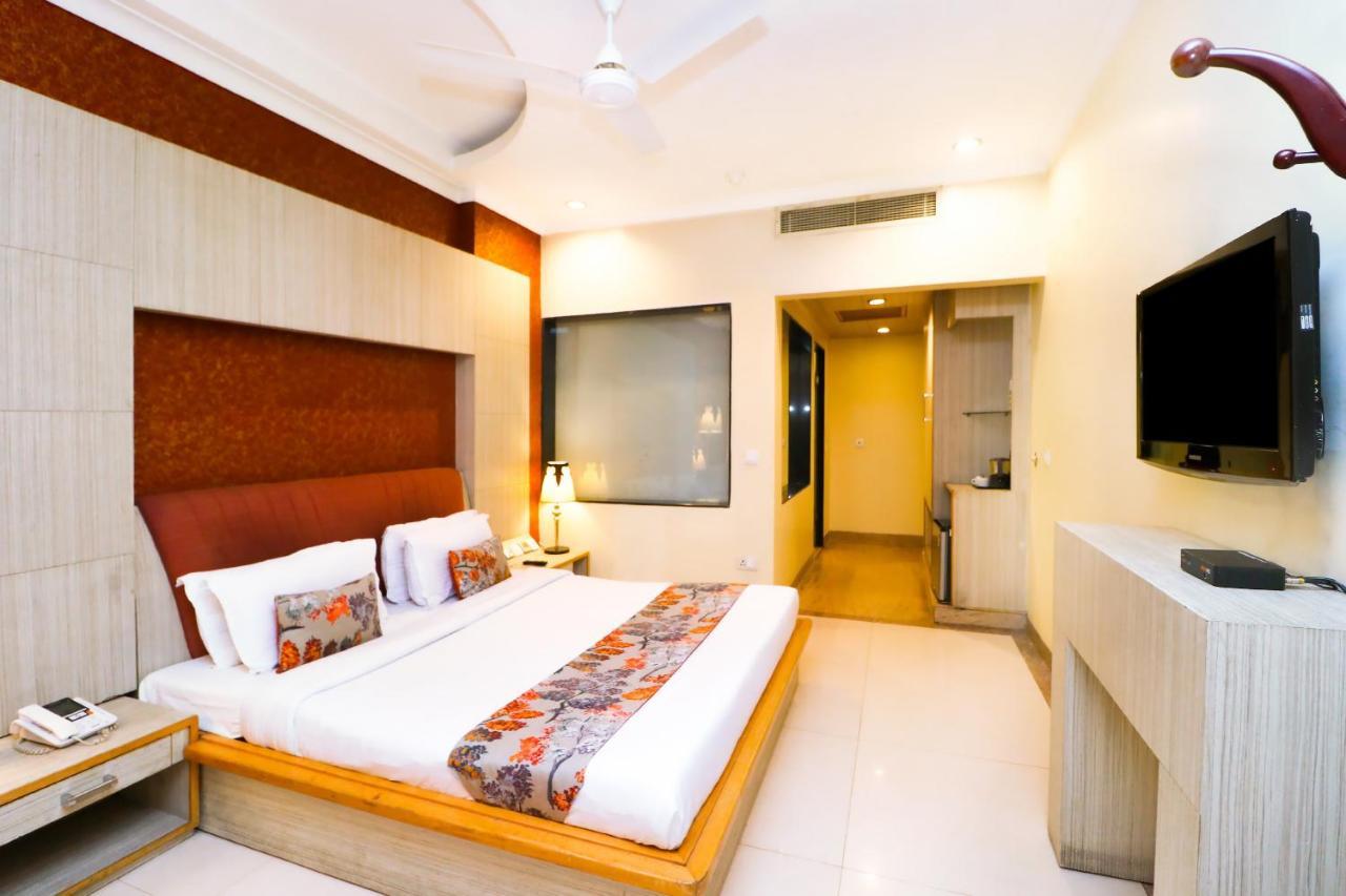 Hotel Rajshree & Spa Chandīgarh Esterno foto