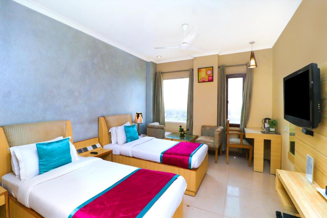 Hotel Rajshree & Spa Chandīgarh Esterno foto