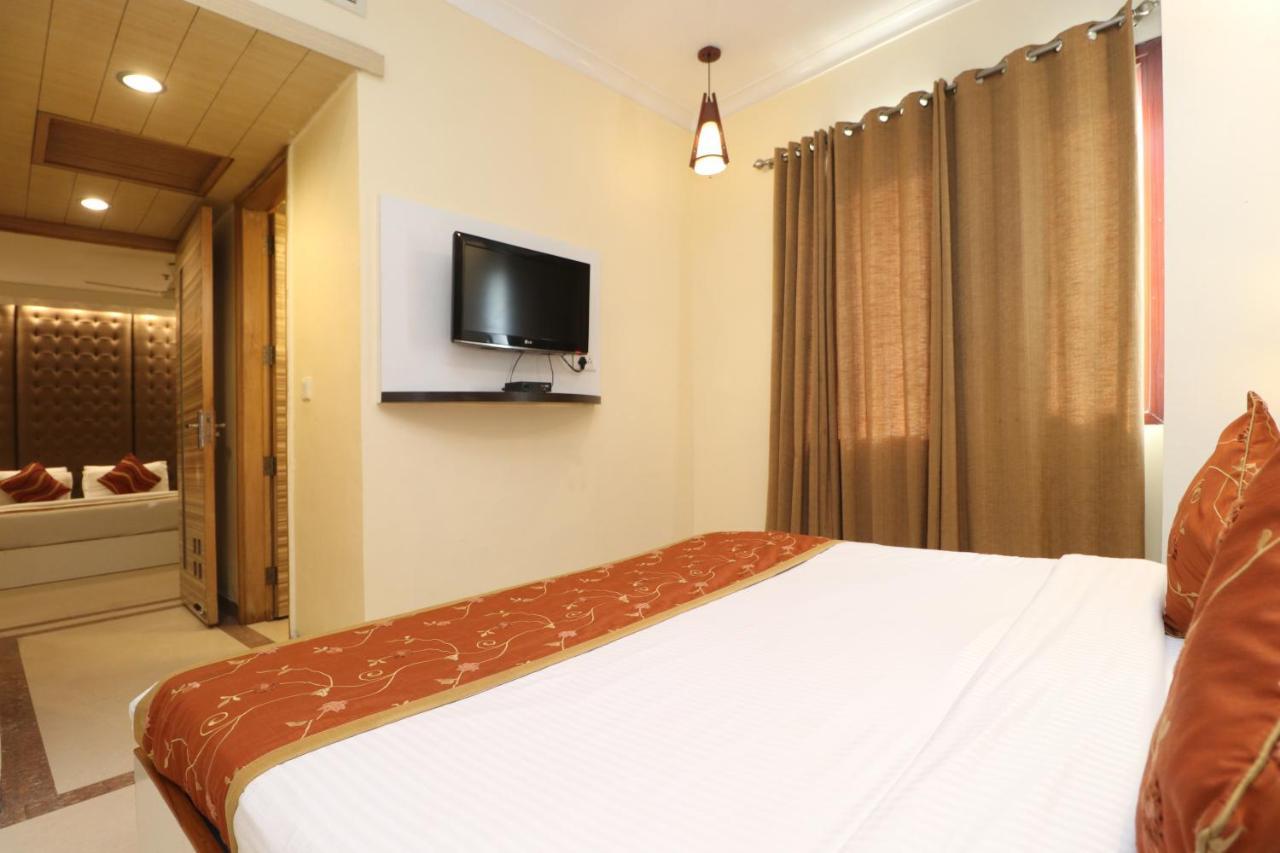 Hotel Rajshree & Spa Chandīgarh Esterno foto
