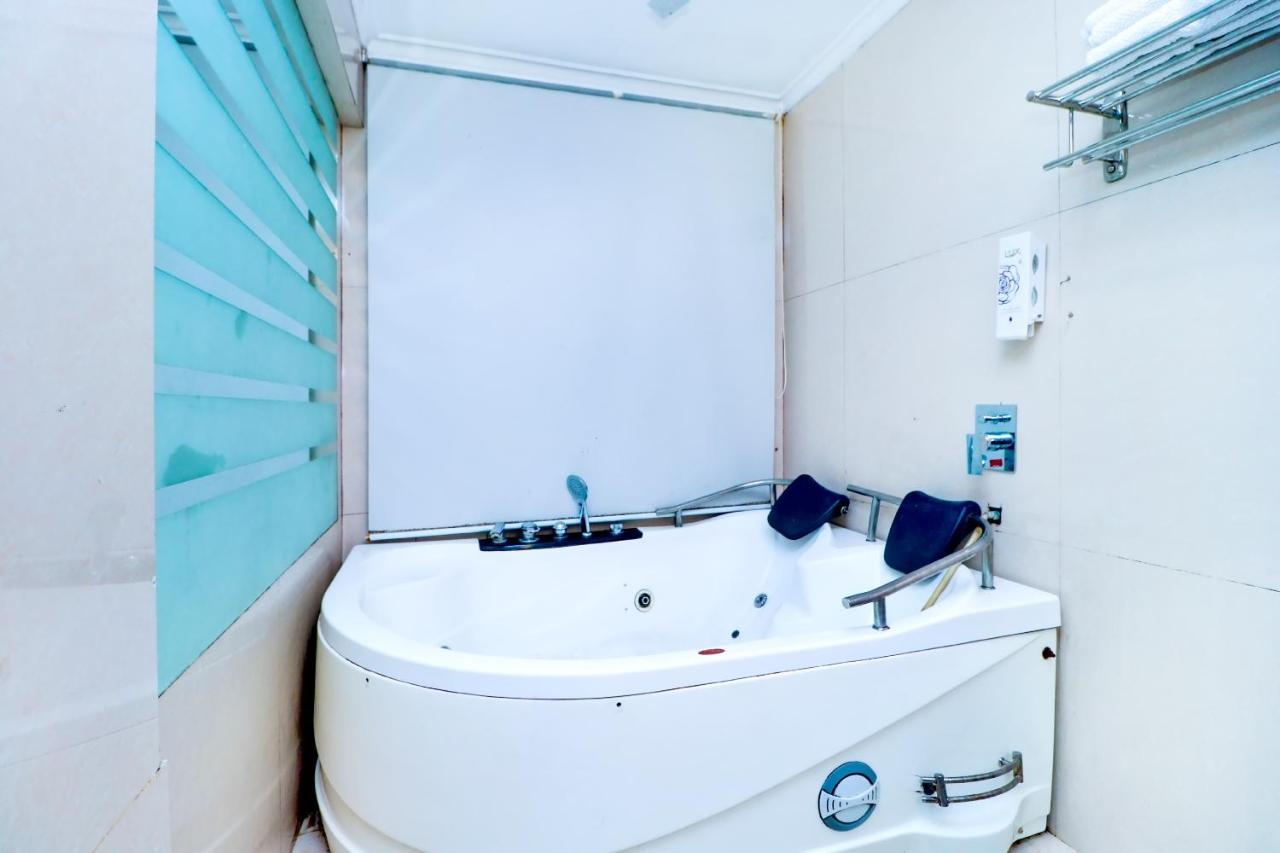 Hotel Rajshree & Spa Chandīgarh Esterno foto