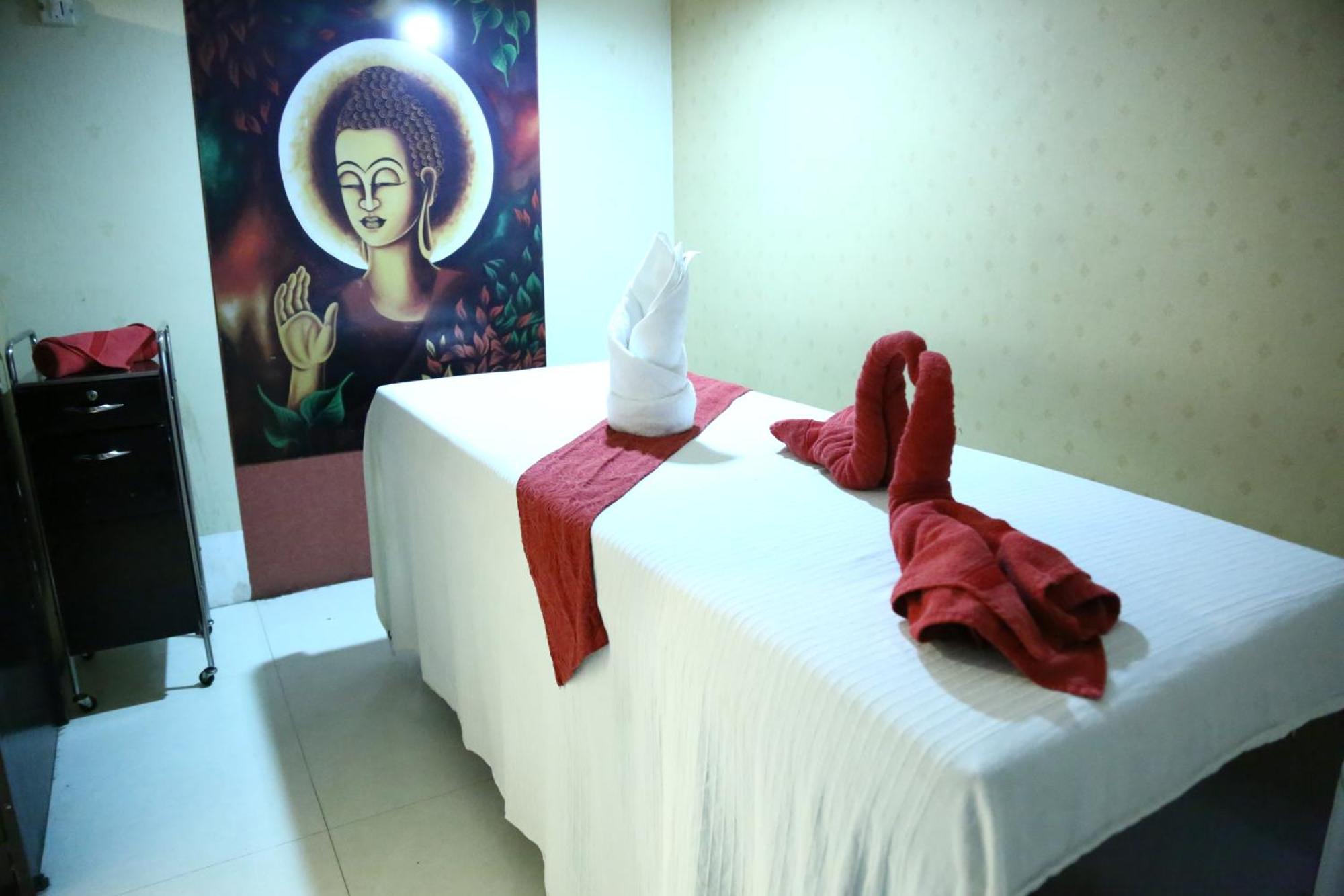 Hotel Rajshree & Spa Chandīgarh Esterno foto